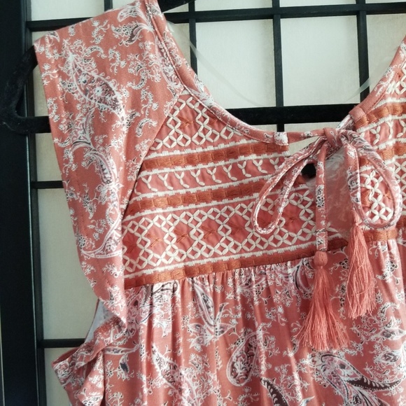 Boho embroidered tassle tie ruffle sleeve top - Picture 4 of 8